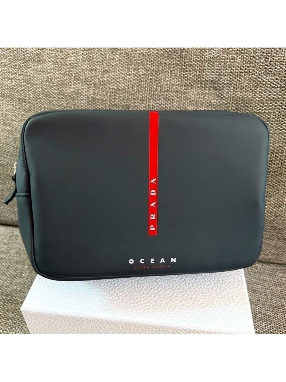 Prada Beauty Men’s Travel Pouch Toiletry Bag Navy Blue Authentic New